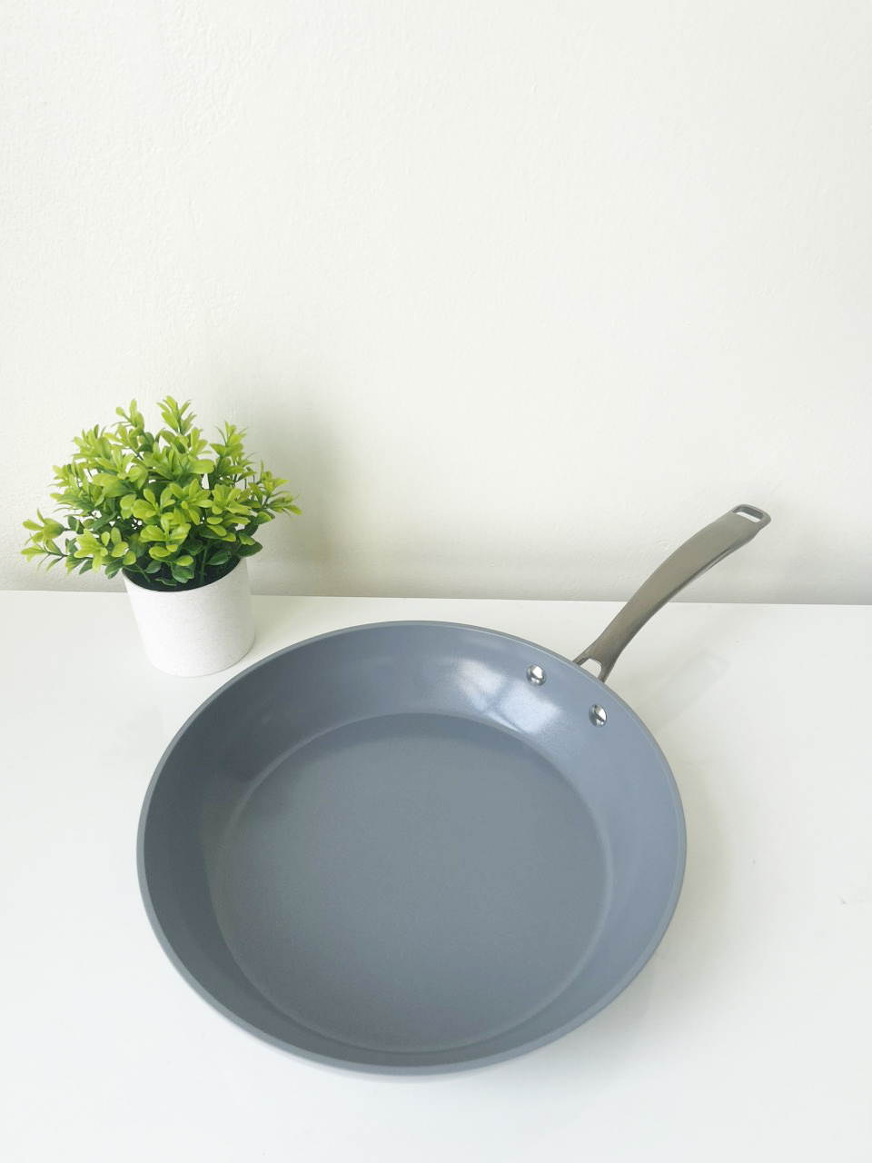 Đồ gia dụng Seka chảo nhôm phủ gốm